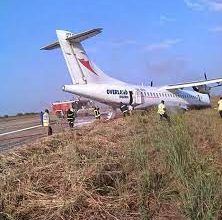 Photo of Damaged Air Peace plane evacuated from Ilorin Airport’s runway