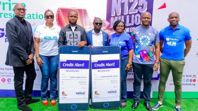 Photo of Fidelity Bank rewards customers in GAIM 5 Promo