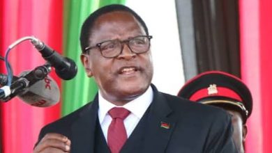 Photo of Malawi’s President sacks entire cabinet over corruption