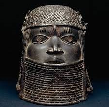 Photo of Oba of Benin receives two stolen artefacts returned by United Kingdom