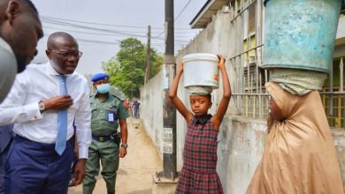 Photo of Lagos Guber: Sanwo-Olu takes campaign to markets, assures Igbo traders of safety 