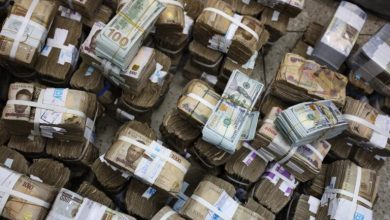 Photo of Desperation as politicians, wealthy Nigerians rush to deposit huge cashes of naira in banks