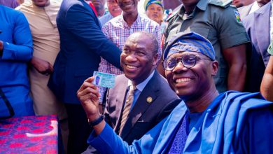 Photo of Sanwo-Olu picks PVC, charges Lagosians to get voters’ cards