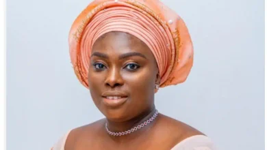 Photo of Former Gov’s daughter allegedly raid collation centre with thugs, cart away election materials