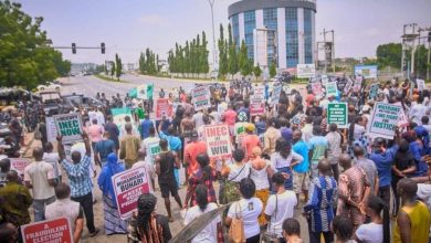 Photo of Protesters storm tribunal premises Abuja, warn judges against collection of bribe
