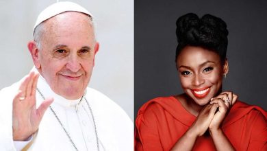 Photo of Chimamanda writes preface of Pope Francis’ new book
