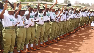 Photo of NYSC members knock FG over unpaid N77K allowance