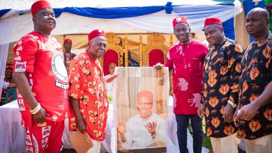 Photo of Soludo celebrates his Class 5 teacher, Chief Ezenwaka at 90years, describes him as an impactful teacher 