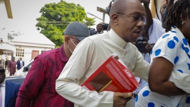 Photo of Imagine I am this Emefiele they drag around, By Ikeddy Isiguzo 