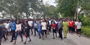 Photo of BREAKING: Protest rocks Bayelsa over INEC’s alleged plot to rig guber election