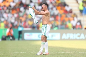 Photo of Algeria snatches late draw in drama filled tie against Burkina Faso