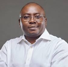 Photo of Minister begs Ganduje to reclaim Oyo from Makinde