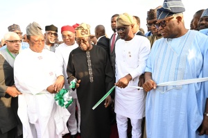 Photo of Tinubu flags off construction of N15trn Lagos-Calabar Coastal Road, boasts ‘It’s my bragging day’ 