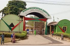 Photo of Aro psychiatric hospital patients on rampage over poor treatment; doctor, nurses narrowly escape death 