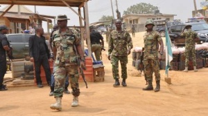 Photo of Aba killings: Soldiers arresting innocent youths — Ohanaeze youths cry out
