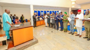 Photo of Fubara swears in Rivers Caretaker Committee chairmen, orders audit of LG accounts