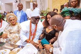 Photo of Chivido: Ooni of Ife slammed for conduct at Davido, Chioma’s wedding