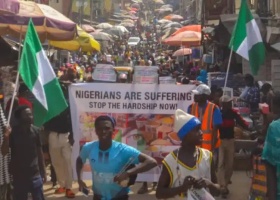 Photo of #EndBadGovernance: Thugs threaten residents not to protest in Lagos