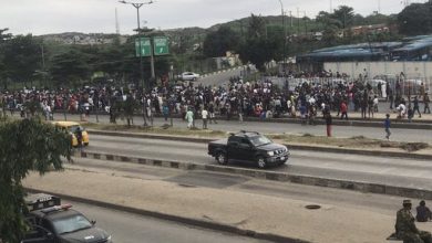Photo of #EndBadGovernance: Thugs chase away protesters from Lagos venue