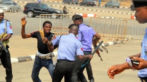Photo of Police, Shi’ites trade words over alleged killing of members