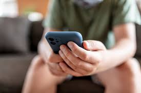 Photo of Don’t give smartphones to kids under 11 — Phone firm warns parents