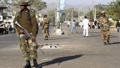 Photo of Nigerian security forces attack, arrest journalists covering protests