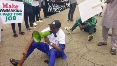 Photo of Hardship, Bad Governance: Nigerians defy threats as protests break out in Lagos, Abuja, Jos