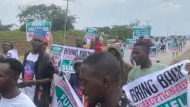 Photo of Despite heavy police presence, #EndBadGovernance protest continues in Abuja