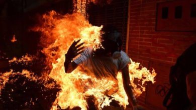 Photo of Heartbroken woman sets self ablaze after divorce