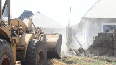 Photo of Ibadan residents grieve as Police, Court officials supervise demolition of illegal structures