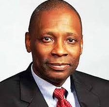 Photo of Fidelity Bank Chairman, Chike-Obi honoured with Lifetime Achievement Award