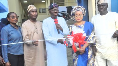 Photo of Sanwo-Olu slashes fare on Red Line by 30%, commissions Abule Egba Bus Terminal 