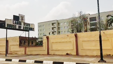 Photo of DSS storms Lagos Assembly, seals Speaker, deputy’s offices
