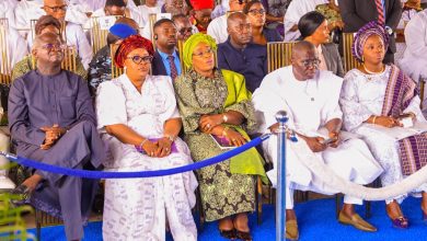 Photo of Sanwo-Olu, Fashola, Meranda, others pay tribute as remains of former Lagos HOS is laid to rest