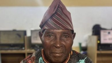 Photo of 94-year-old man registers for 2025 UTME to fulfill lifelong dream