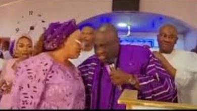 Photo of Lagos hotelier slumps, dies at wife’s 60th birthday thanksgiving