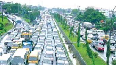 Photo of Works Minister Umahi directs reopening of Lagos bridge after heavy gridlock
