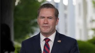 Photo of Trump fires National Security Adviser Mike Waltz