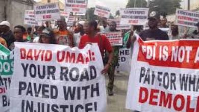 Photo of Lagos-Calabar Coastal Highway: Protesters demand compensation for demolished properties