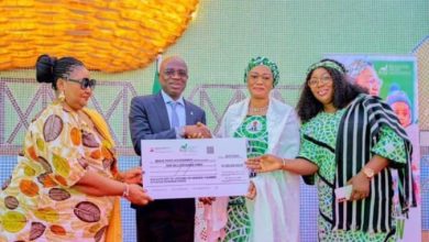 Photo of First Lady’s N1bn donation tears Benue apart, IDPs protest, demand immediate sharing of fund