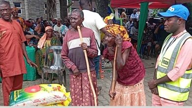 Photo of Foundation tasks govt on hunger as ex-Ebonyi Rep donates foods to indigents
