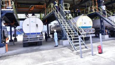Photo of Private depots deserted as Dangote Refinery begins direct fuel supplies