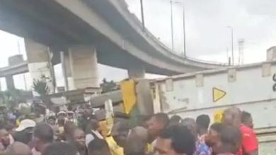 Photo of TRAGEDY: Fully loaded container truck crushes police officer, one other in Lagos