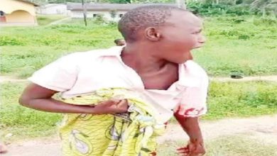 Photo of Tension in Lagos as mob burns immigration checkpoint after stray bullet hit woman