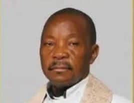 Photo of Abducted Anglican priest dies in captivity, wife, daughter still held