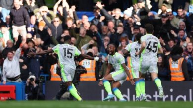 Photo of Man City smash Chelsea to revive title hopes